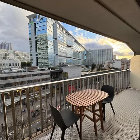 2 Bedroom Renovated In The Heart Of * Paris