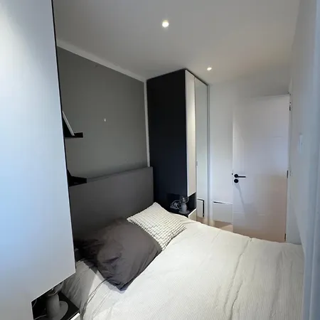 Apartment 2 Bedroom Renovated In The Heart Of Paris